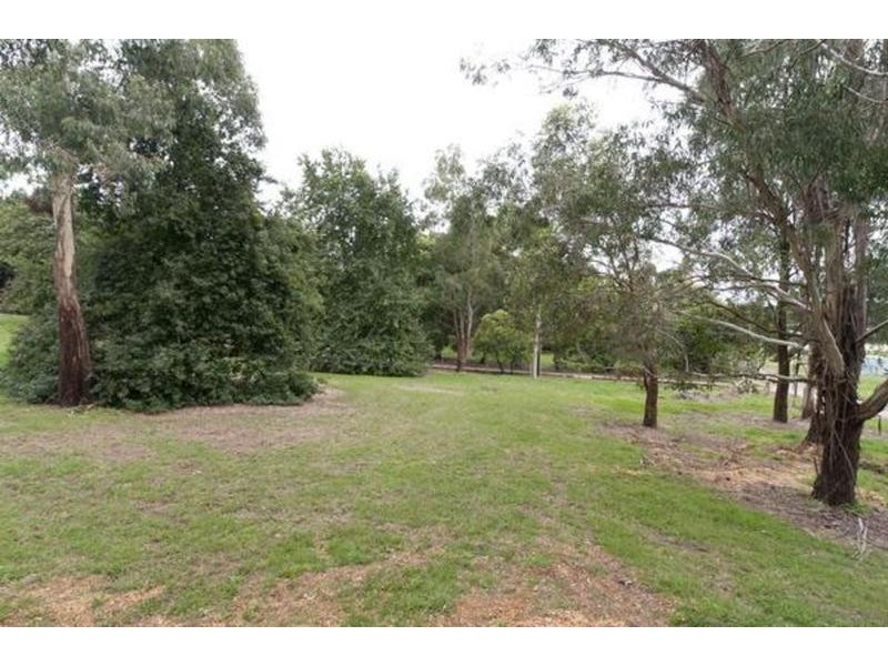 2/28 Bell Street, Seville VIC 3139