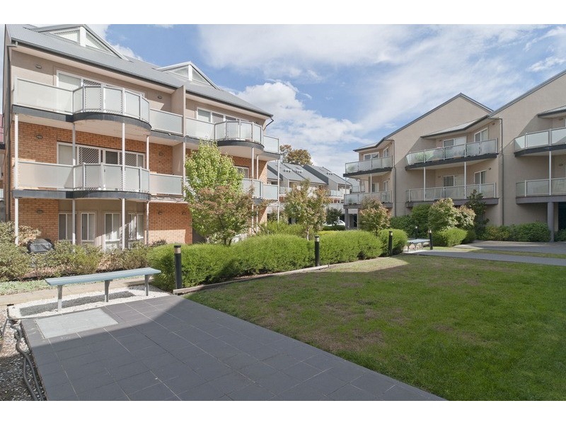 18/13-15 Hewish Road, Croydon VIC 3136