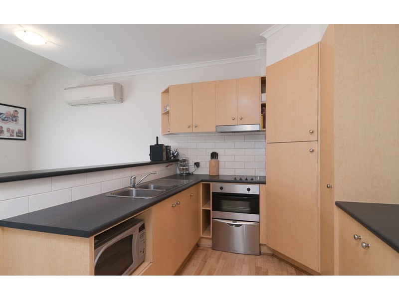 18/13-15 Hewish Road, Croydon VIC 3136