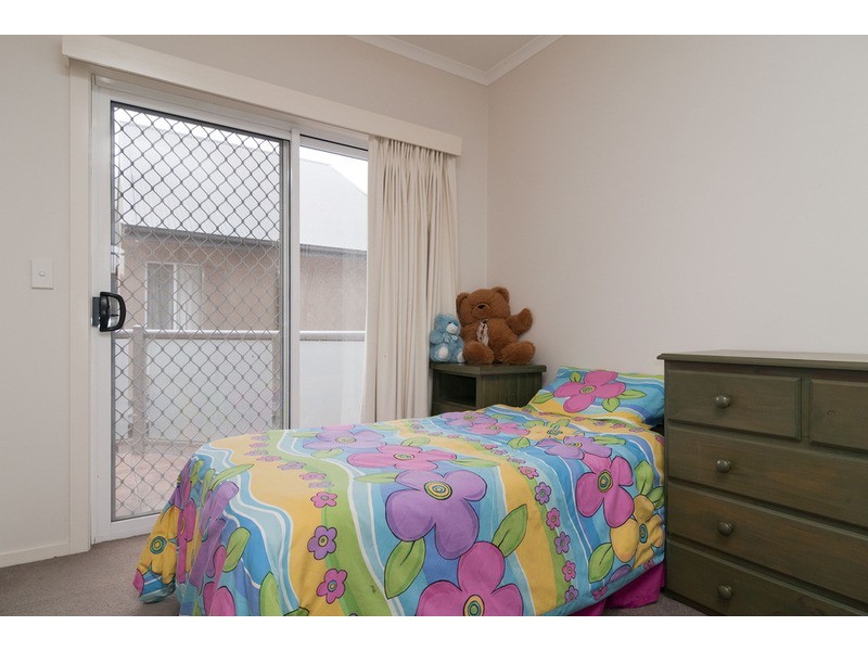 18/13-15 Hewish Road, Croydon VIC 3136