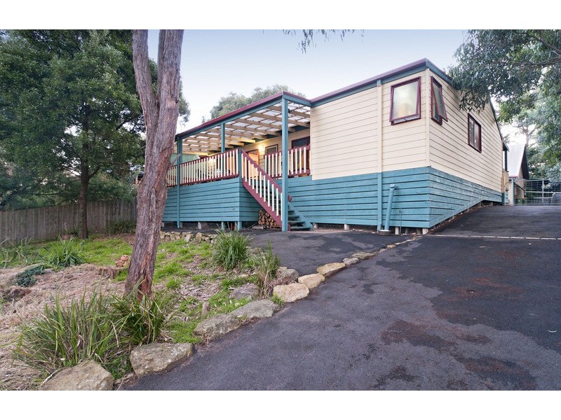 94 Quinn Crescent, Mount Evelyn VIC 3796