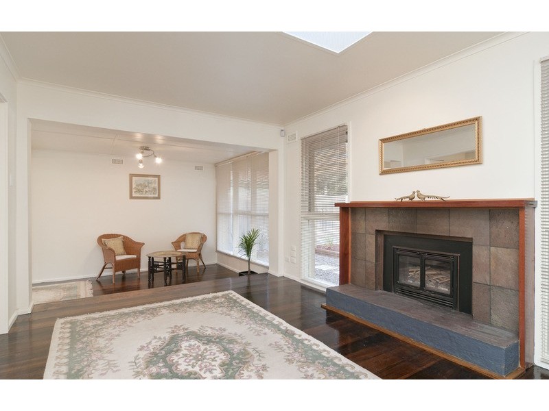 107 Cambridge Road, Mooroolbark VIC 3138