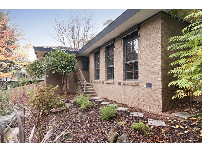 17 Olive Grove, Lilydale VIC 3140