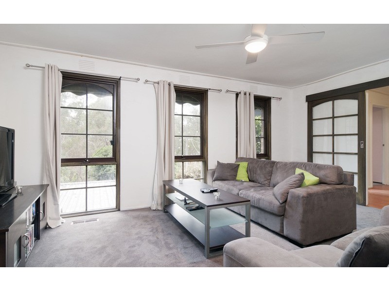 17 Olive Grove, Lilydale VIC 3140