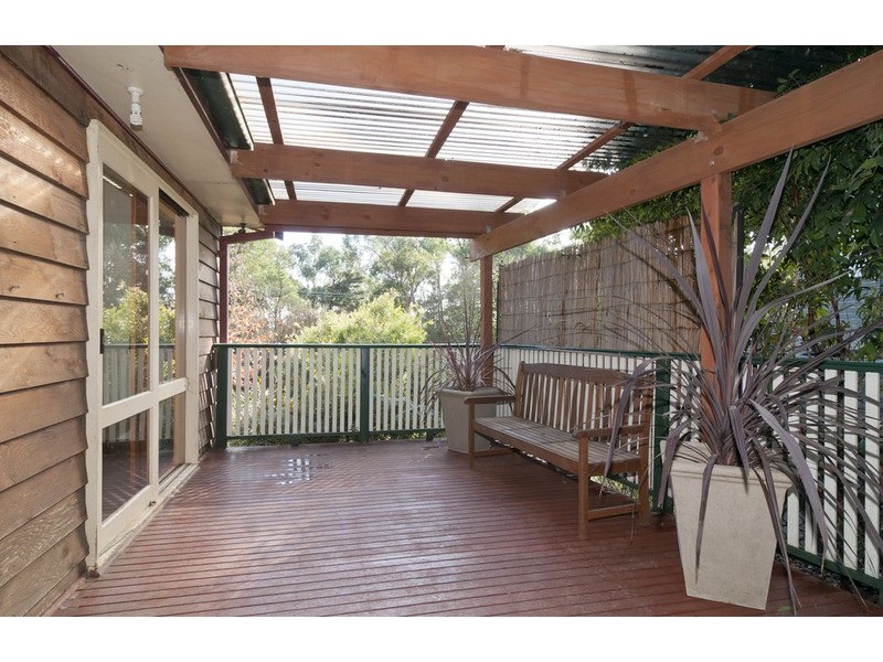 7 Edmond Crescent, Wandin North VIC 3139