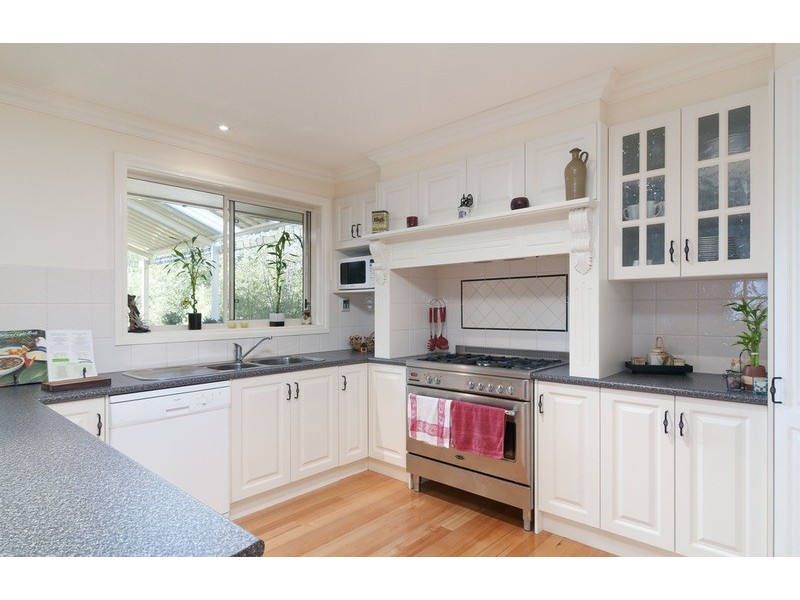 2/8 Bell Street, Seville VIC 3139