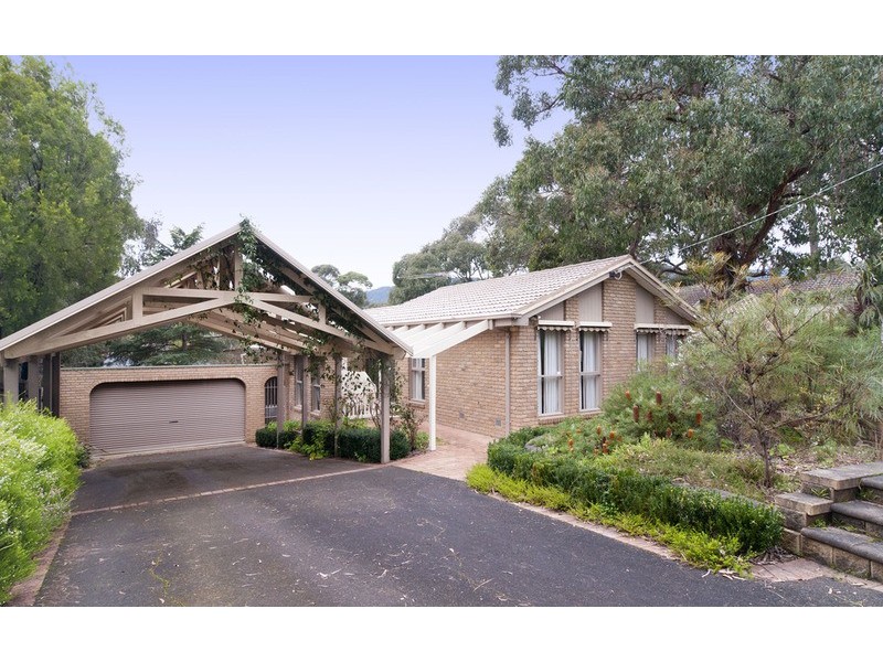 8 Acacia Avenue, Kilsyth VIC 3137