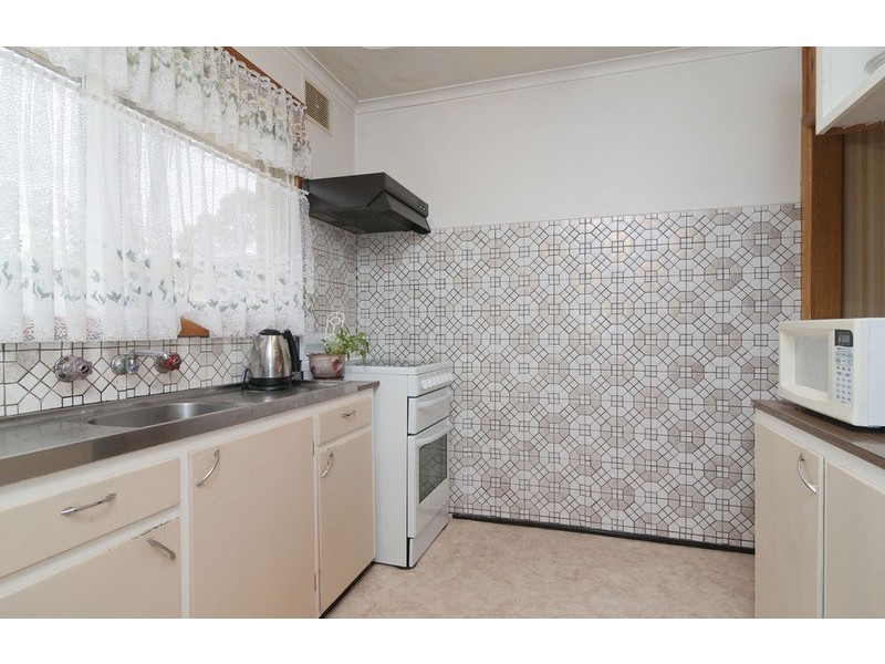 9 Sheldon Avenue, Mooroolbark VIC 3138