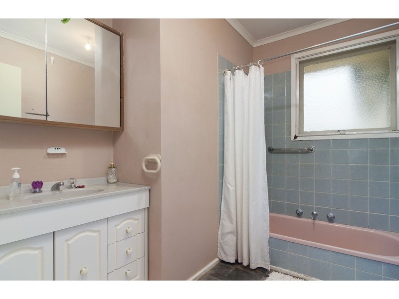 9 Sheldon Avenue, Mooroolbark VIC 3138