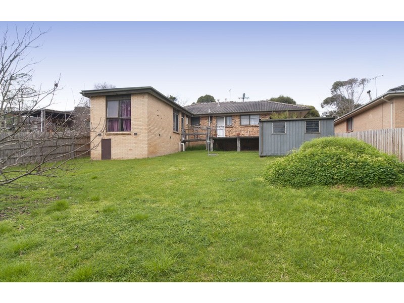 9 Sheldon Avenue, Mooroolbark VIC 3138
