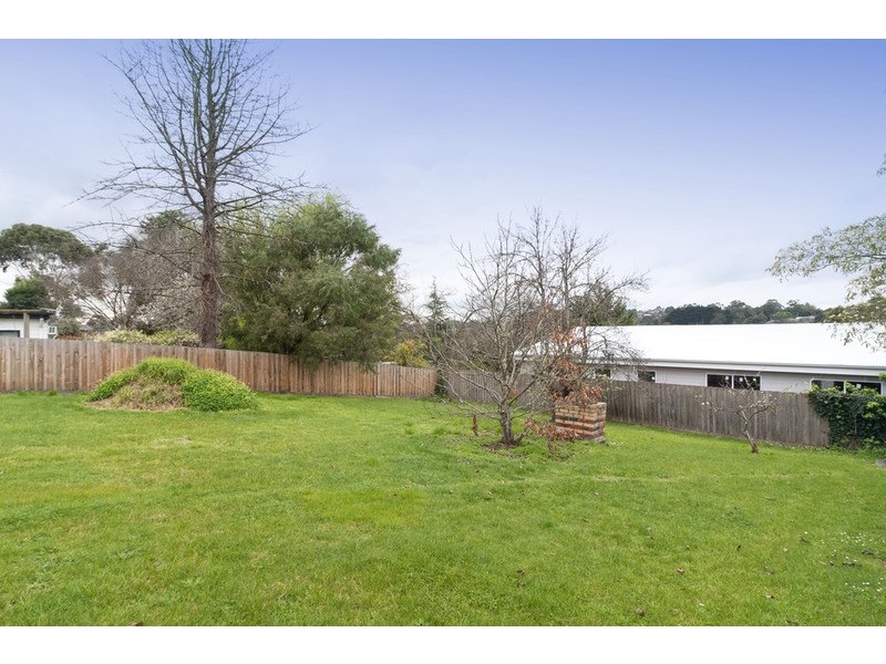 9 Sheldon Avenue, Mooroolbark VIC 3138