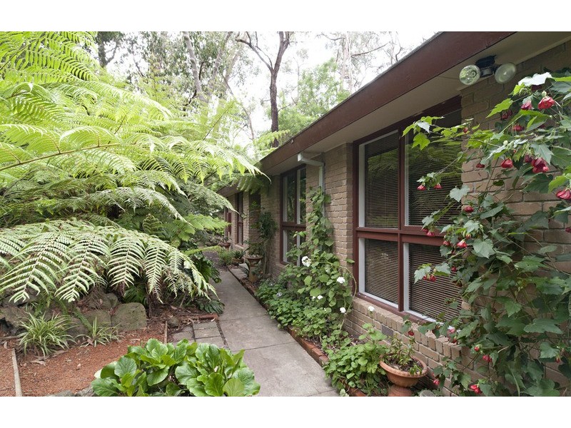 23 Railway Road, Mount Evelyn VIC 3796