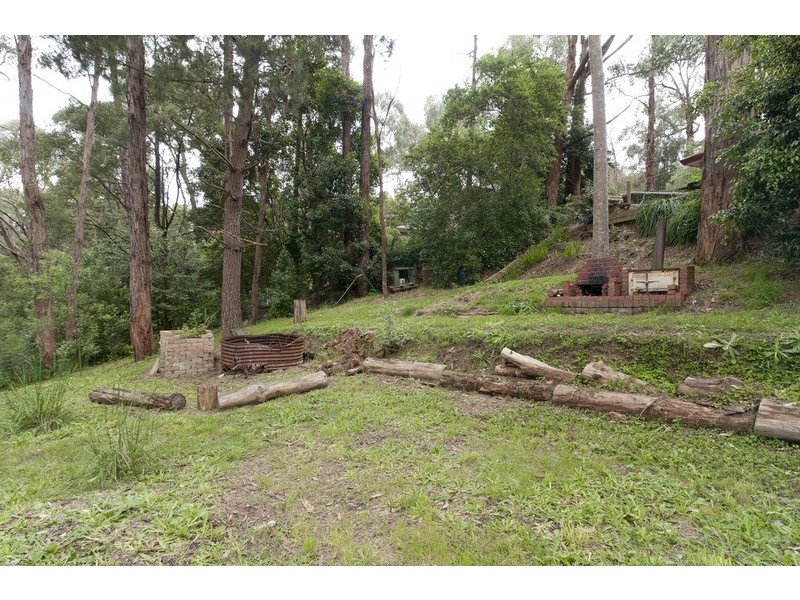 23 Railway Road, Mount Evelyn VIC 3796