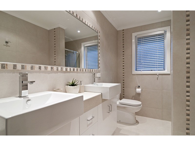 32 Wellington  Road, Wandin North VIC 3139