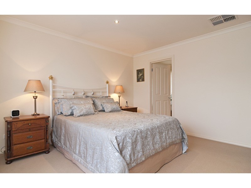 13 Natanya Way, Kilsyth VIC 3137