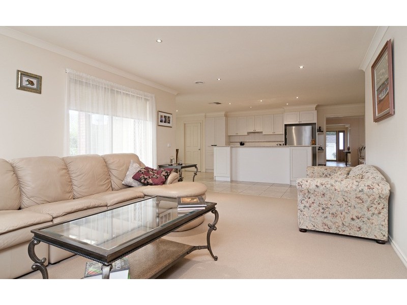 13 Natanya Way, Kilsyth VIC 3137