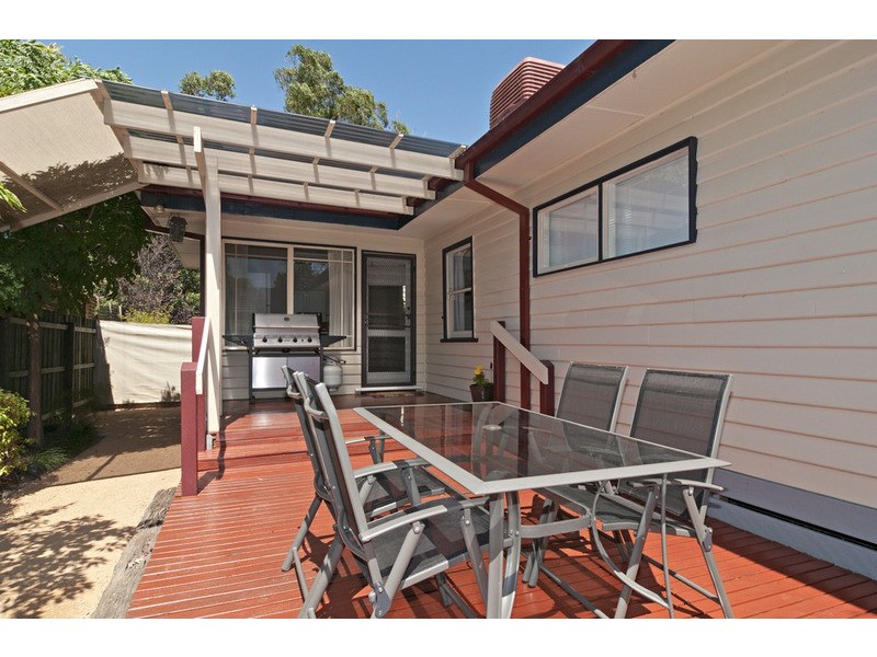 2/23 Lusher Road, Croydon VIC 3136