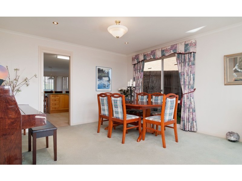 77 Rolling Hills Road, Chirnside Park VIC 3116