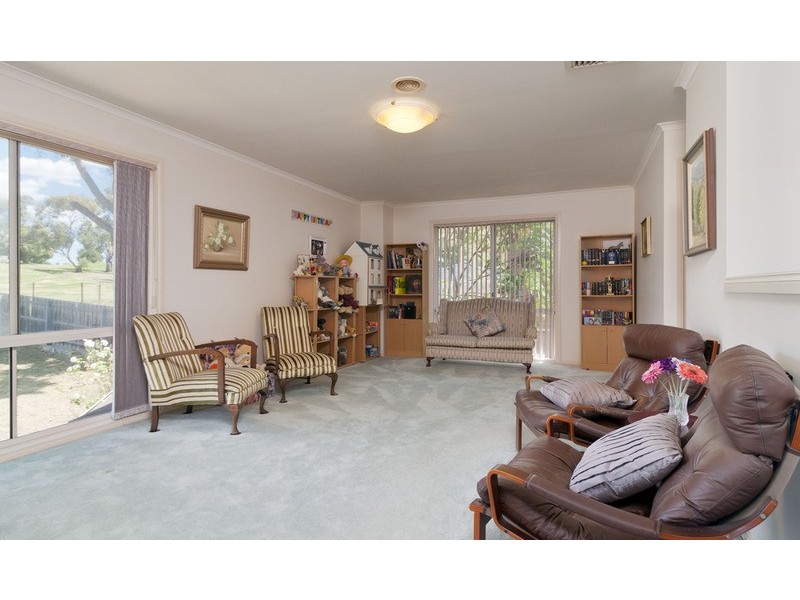 77 Rolling Hills Road, Chirnside Park VIC 3116