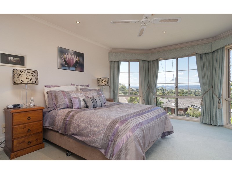 77 Rolling Hills Road, Chirnside Park VIC 3116