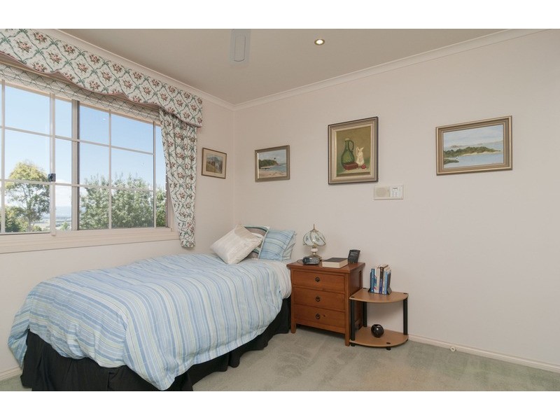 77 Rolling Hills Road, Chirnside Park VIC 3116