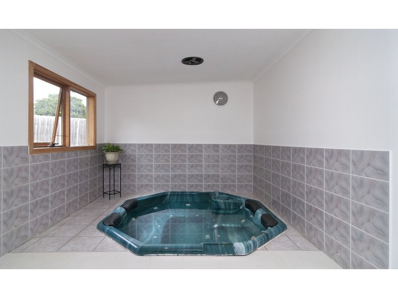 22 Eothen  Lane, Kilsyth VIC 3137