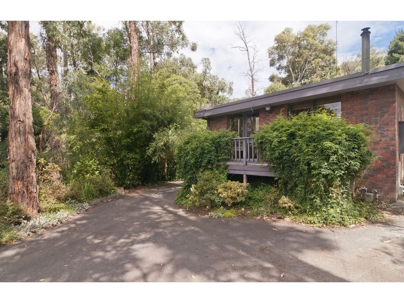 20 Heathfield  Grove, Montrose VIC 3765