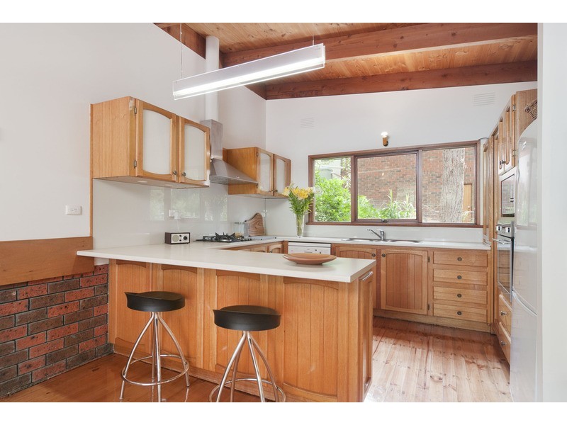 20 Heathfield  Grove, Montrose VIC 3765