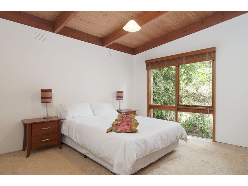 20 Heathfield  Grove, Montrose VIC 3765