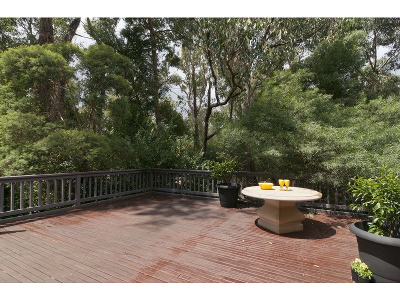 20 Heathfield  Grove, Montrose VIC 3765