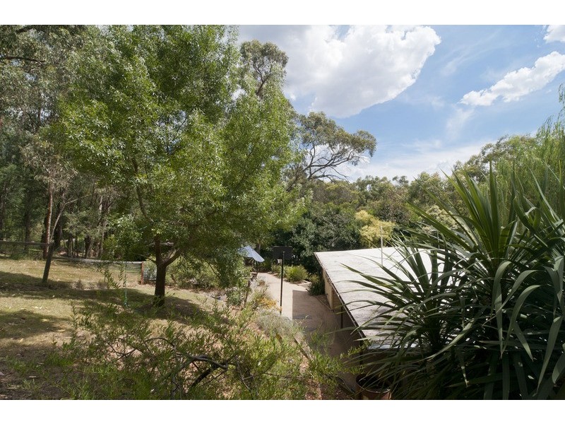 4 Oak Grove, Mount Evelyn VIC 3796