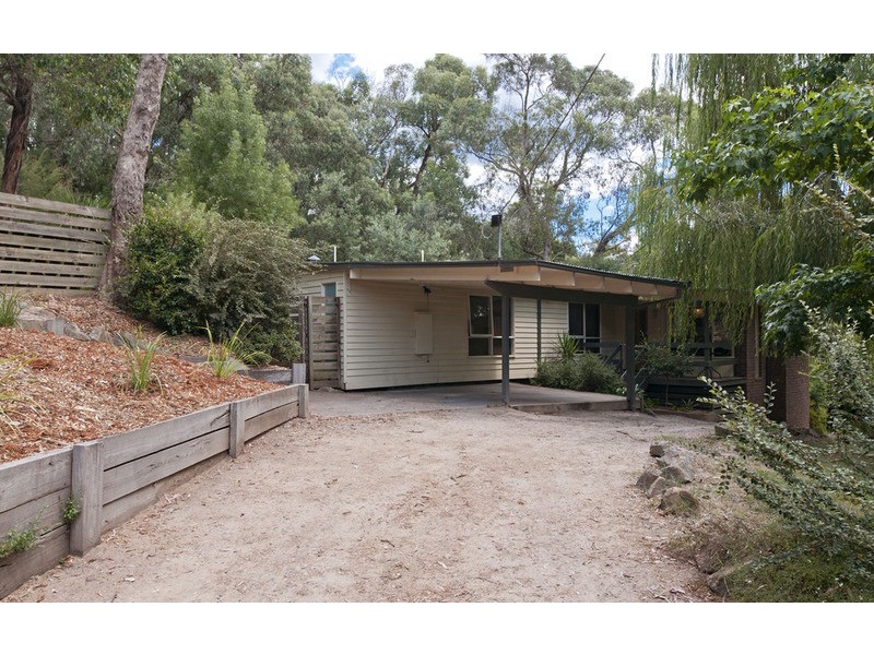 4 Oak Grove, Mount Evelyn VIC 3796