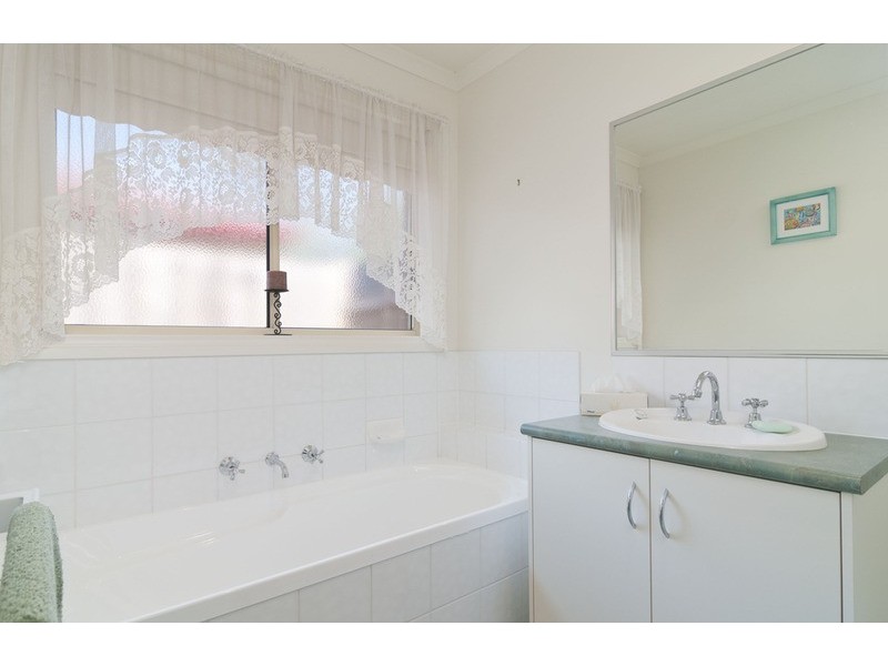 3 Natanya Way, Kilsyth VIC 3137