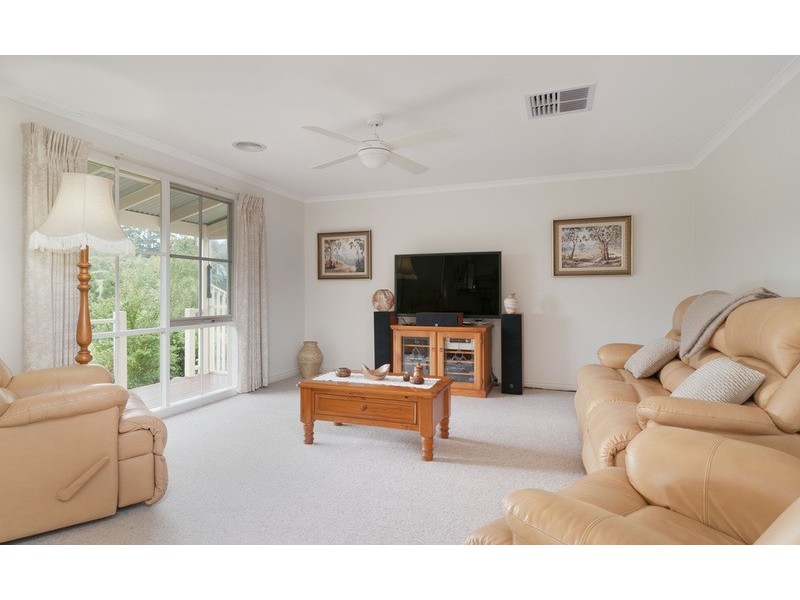 10 Rouget Road, Wandin North VIC 3139