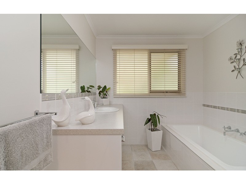 10 Rouget Road, Wandin North VIC 3139