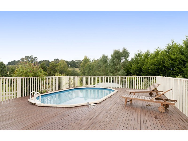 10 Rouget Road, Wandin North VIC 3139