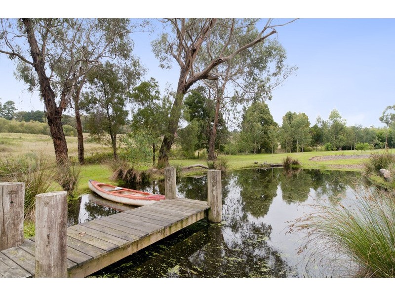 10 Rouget Road, Wandin North VIC 3139