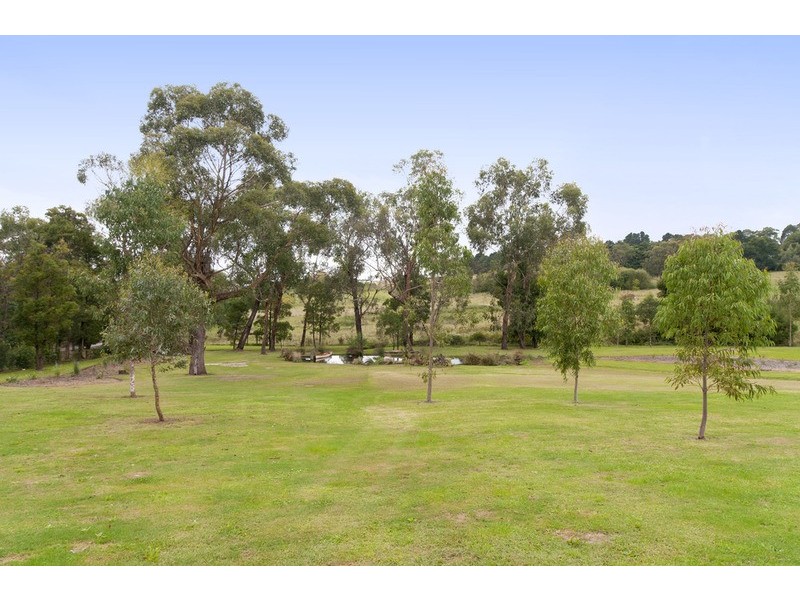 10 Rouget Road, Wandin North VIC 3139