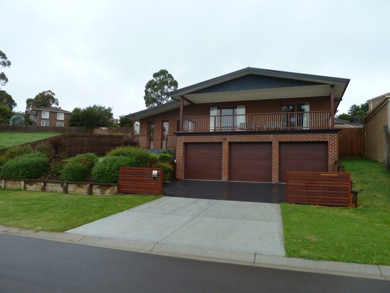 12 Sirocco Court, Wandin North VIC 3139