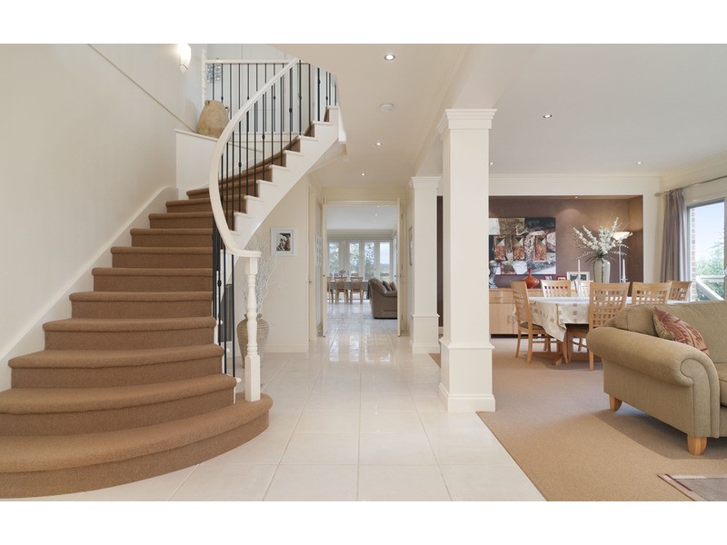 24 Yarraridge Drive, Chirnside Park VIC 3116