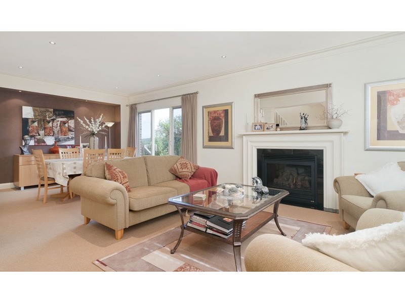 24 Yarraridge Drive, Chirnside Park VIC 3116