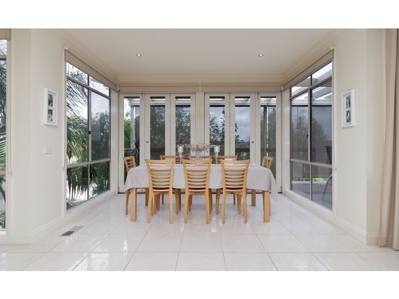 24 Yarraridge Drive, Chirnside Park VIC 3116