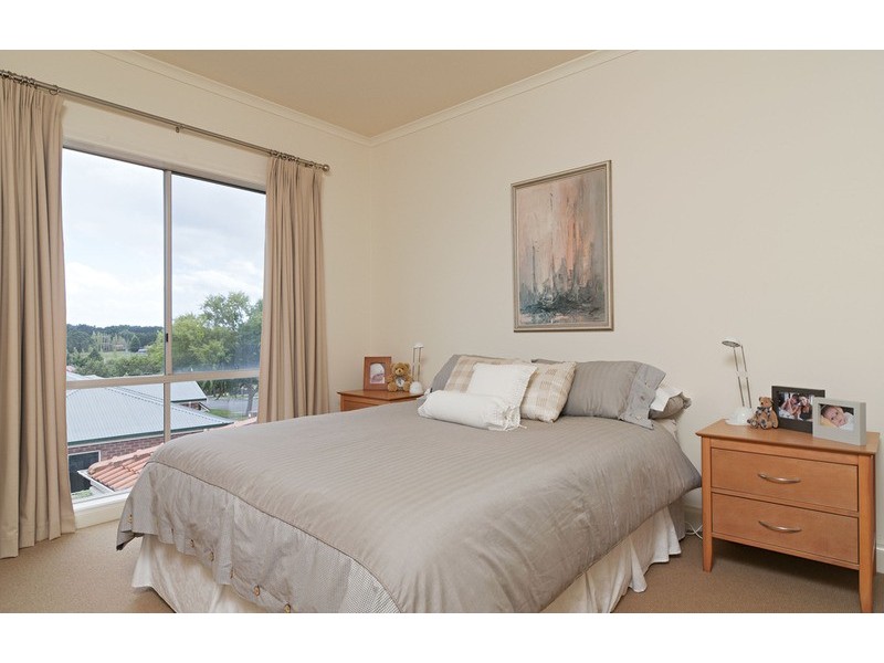 24 Yarraridge Drive, Chirnside Park VIC 3116