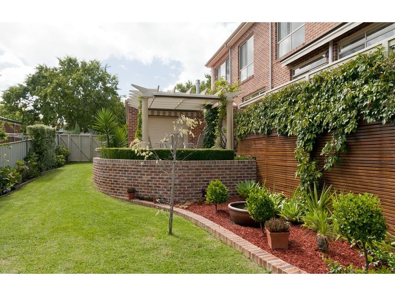 24 Yarraridge Drive, Chirnside Park VIC 3116