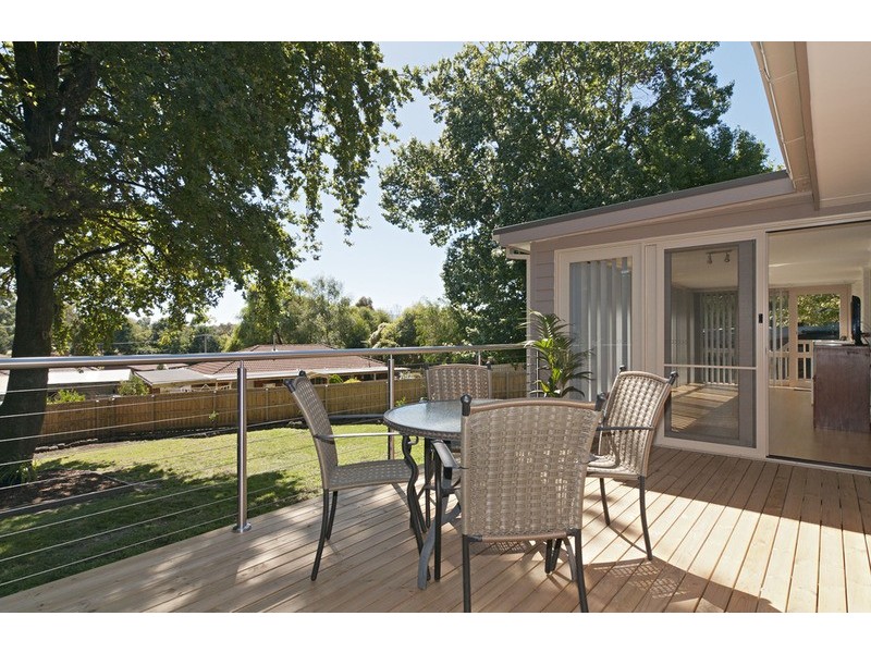 25 Norman Berry Drive, Seville VIC 3139