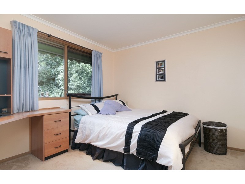 11 Peppermint Place, Croydon Hills VIC 3136