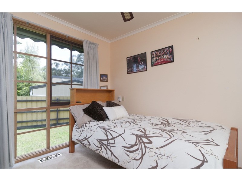 11 Peppermint Place, Croydon Hills VIC 3136