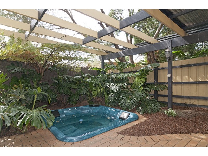 11 Peppermint Place, Croydon Hills VIC 3136