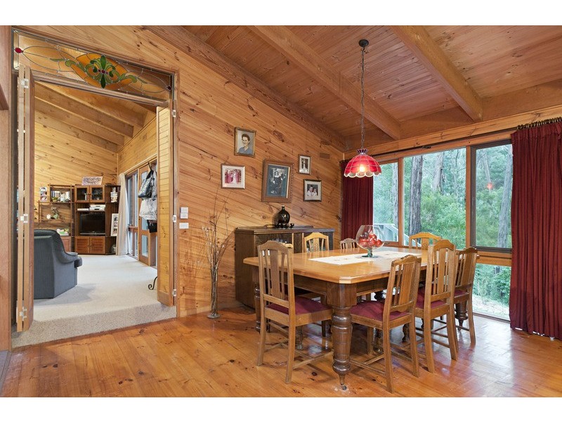 8 Borang Avenue, Mount Evelyn VIC 3796