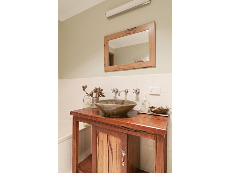 8 Borang Avenue, Mount Evelyn VIC 3796